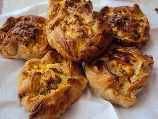 Ağzı Açık Börek Tarifi ve Malzemeleri